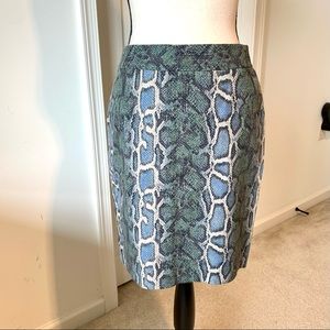 LOFT Petite Snakeskin Print Pencil Skirt—SZ. 4P